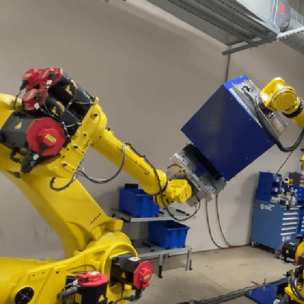 Fanuc r2000 series warehousing robots